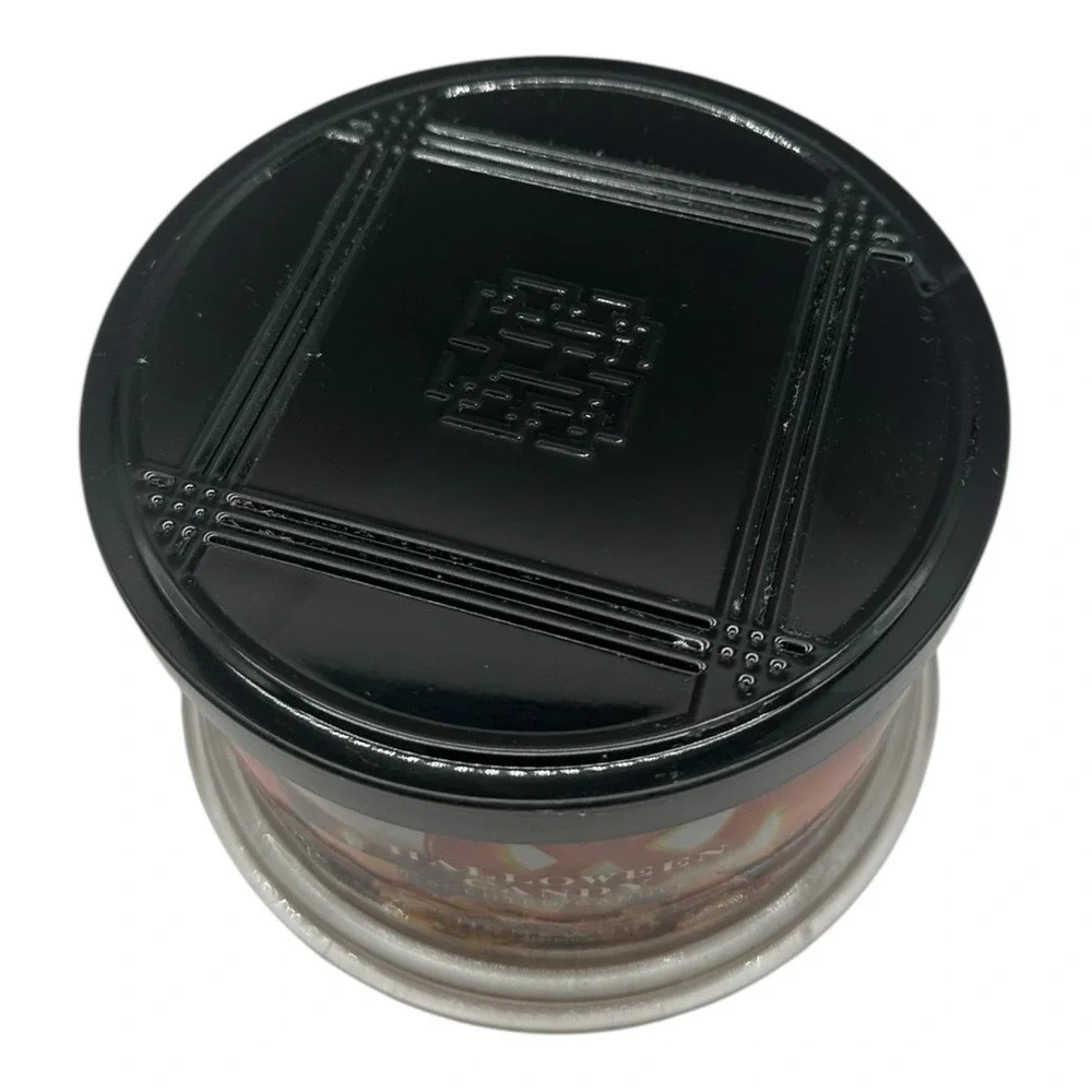 Homeworx by Slatkin & Co Halloween Candy Candle‎ 4 Wick 18 oz Glass Jar